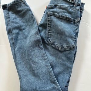 Express skinny high rise size4 medium wash